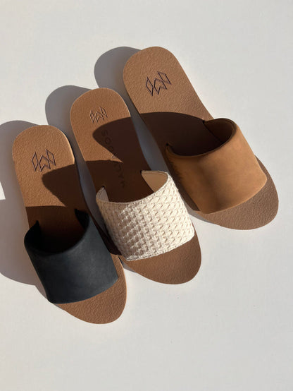 Ellie memory foam sandal with arch support in Jet, Hampton and Saddle