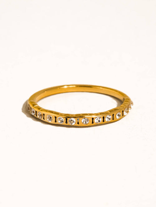 Flair 18K Gold Non-Tarnish Thin CZ Band: Yellow Gold / 7
