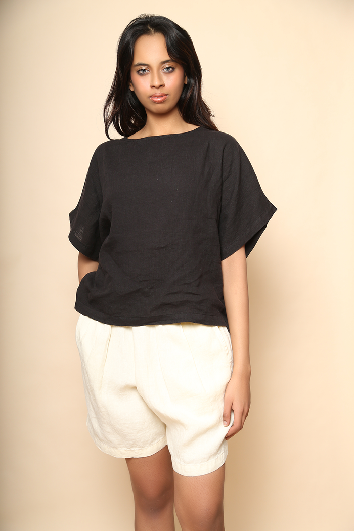 Linen Carpenter Shorts in Cream