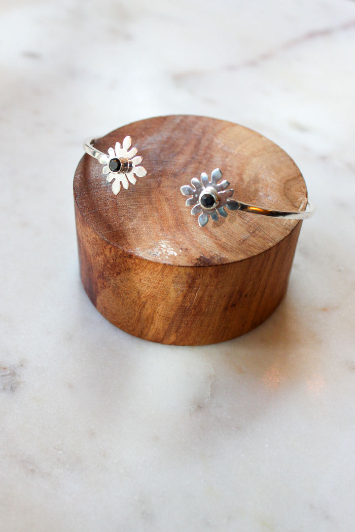 Rosette Cuff Onyx