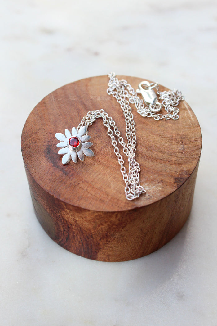 Rosette Necklace Garnet