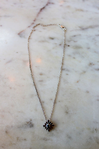 Rosette Necklace Onyx
