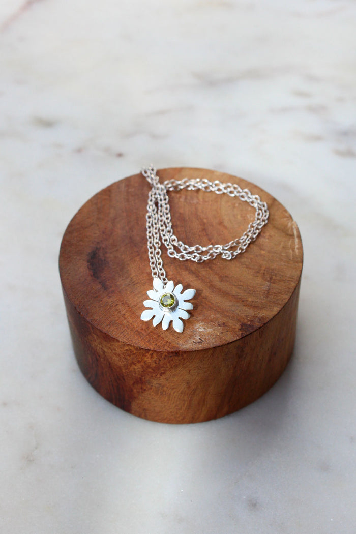 Rosette Necklace Zircon