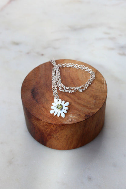 Rosette Necklace Zircon