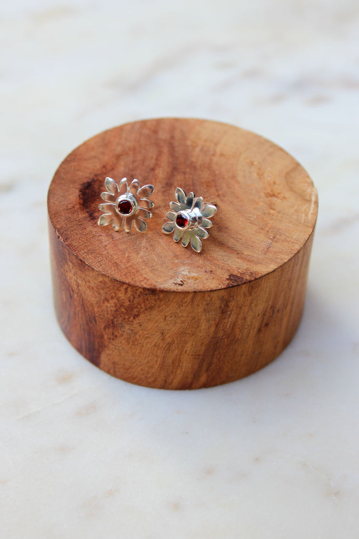 Rosette Studs Garnet
